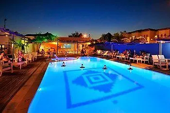 מלון Bay Art Boutique - Adults Only